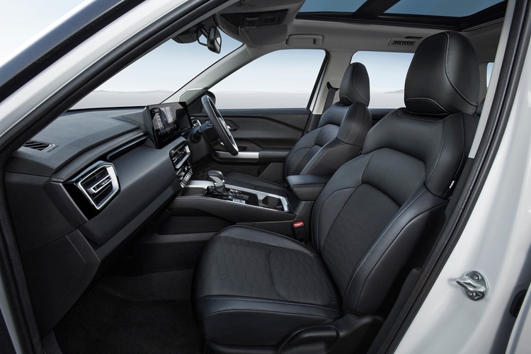 Mitsubishi DESTINATOR (6).jpg