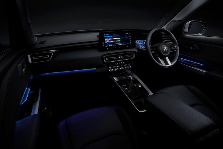 Mitsubishi DESTINATOR (3).jpg