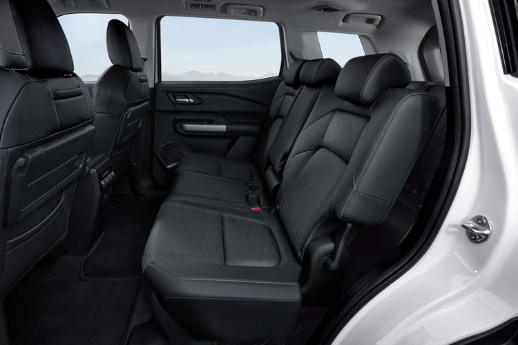 Mitsubishi DESTINATOR (7).jpg